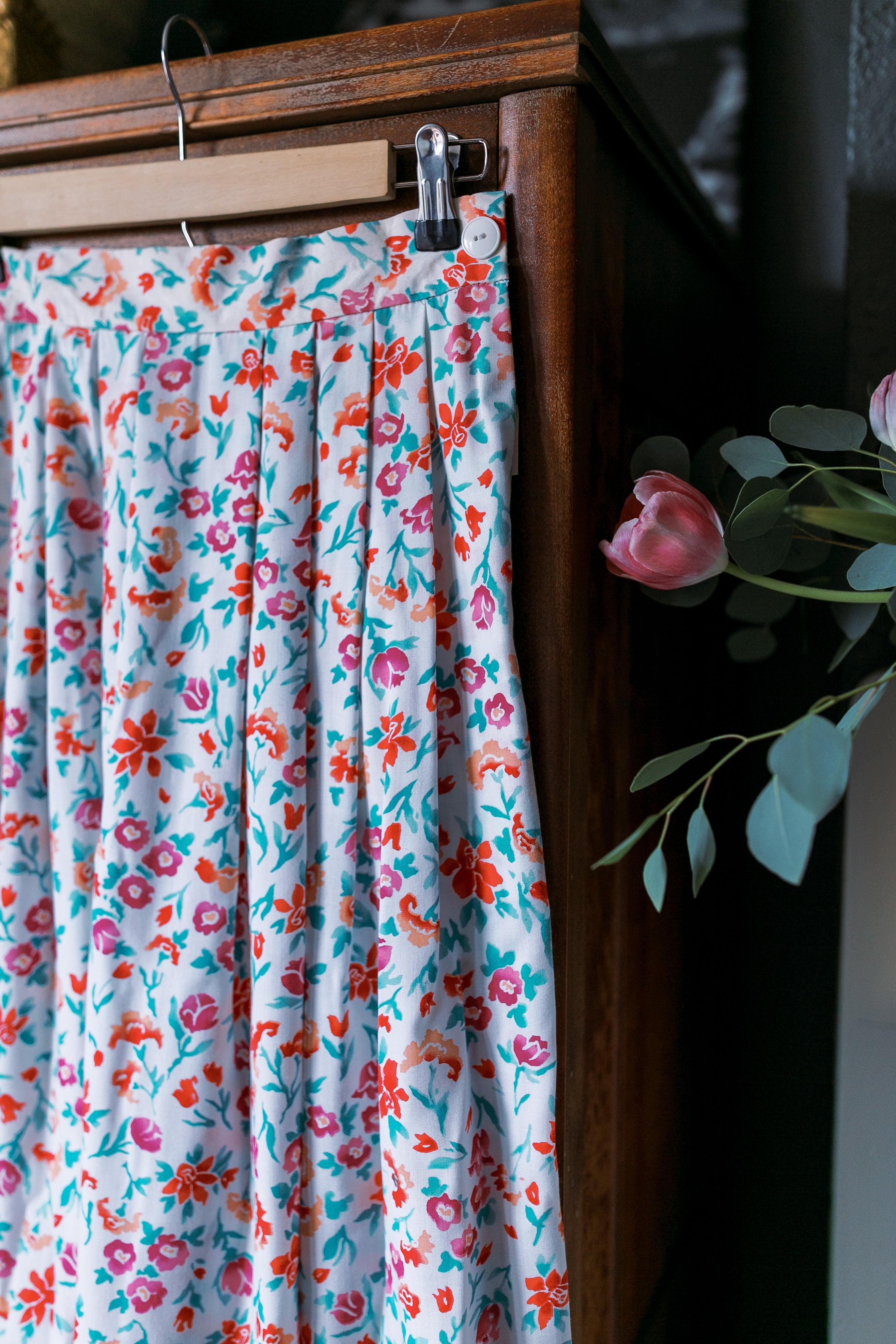 NEW Vintage Floral Pleated Midi Skirt