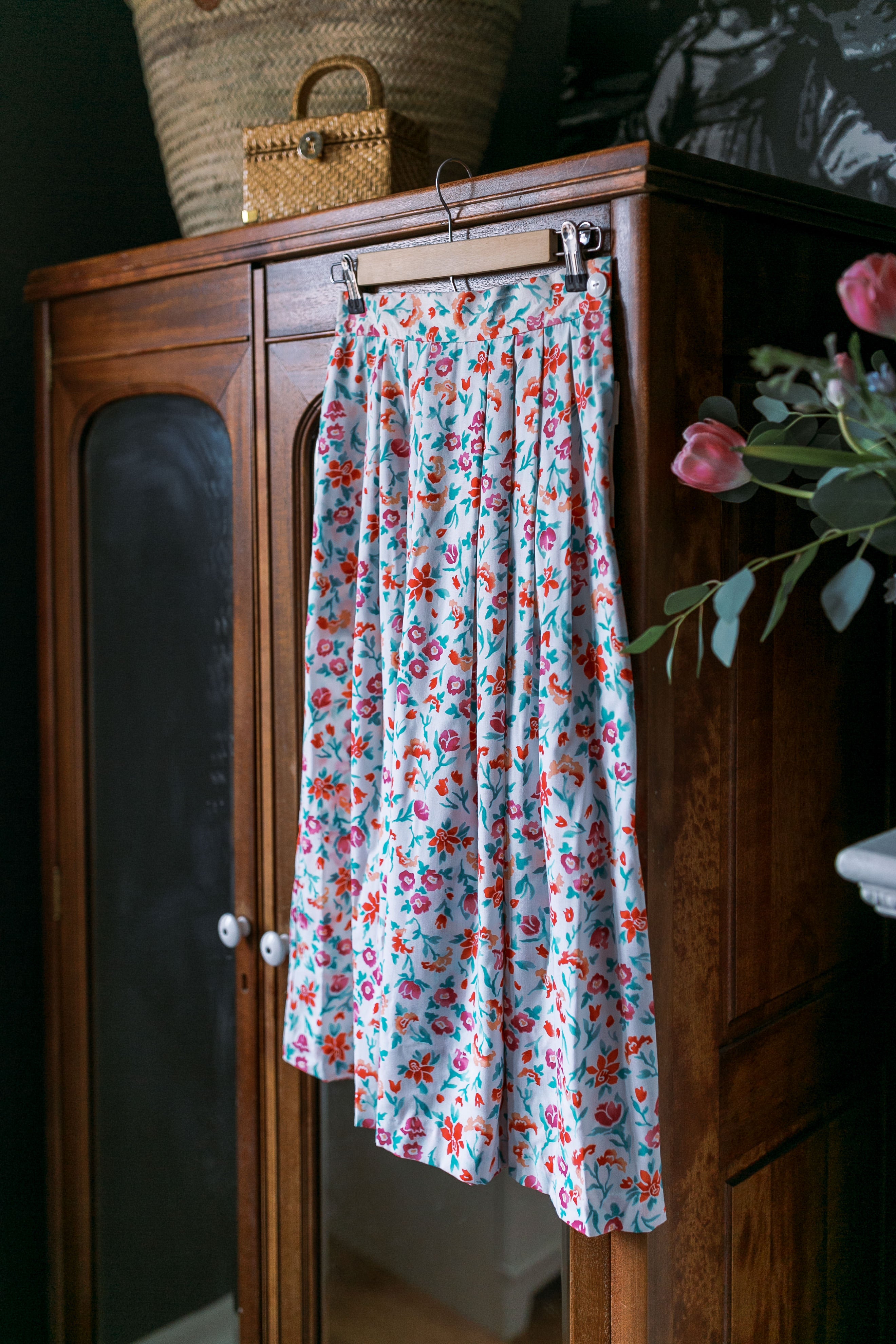 NEW Vintage Floral Pleated Midi Skirt