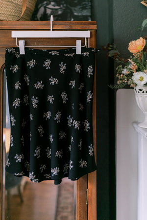 90s Black Floral Knee-length Skirt