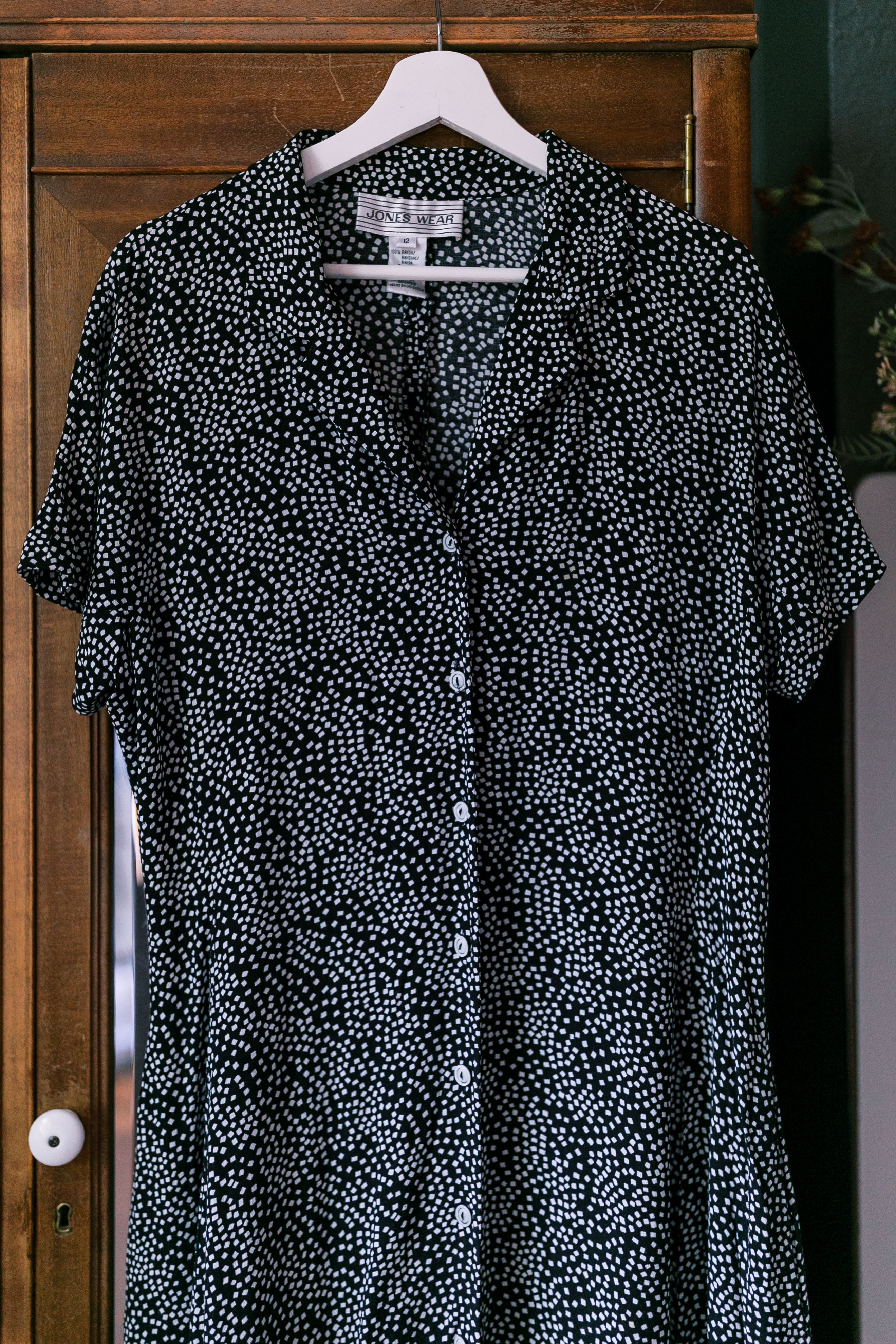 90s Black and White Graphic Button-Front Dress
