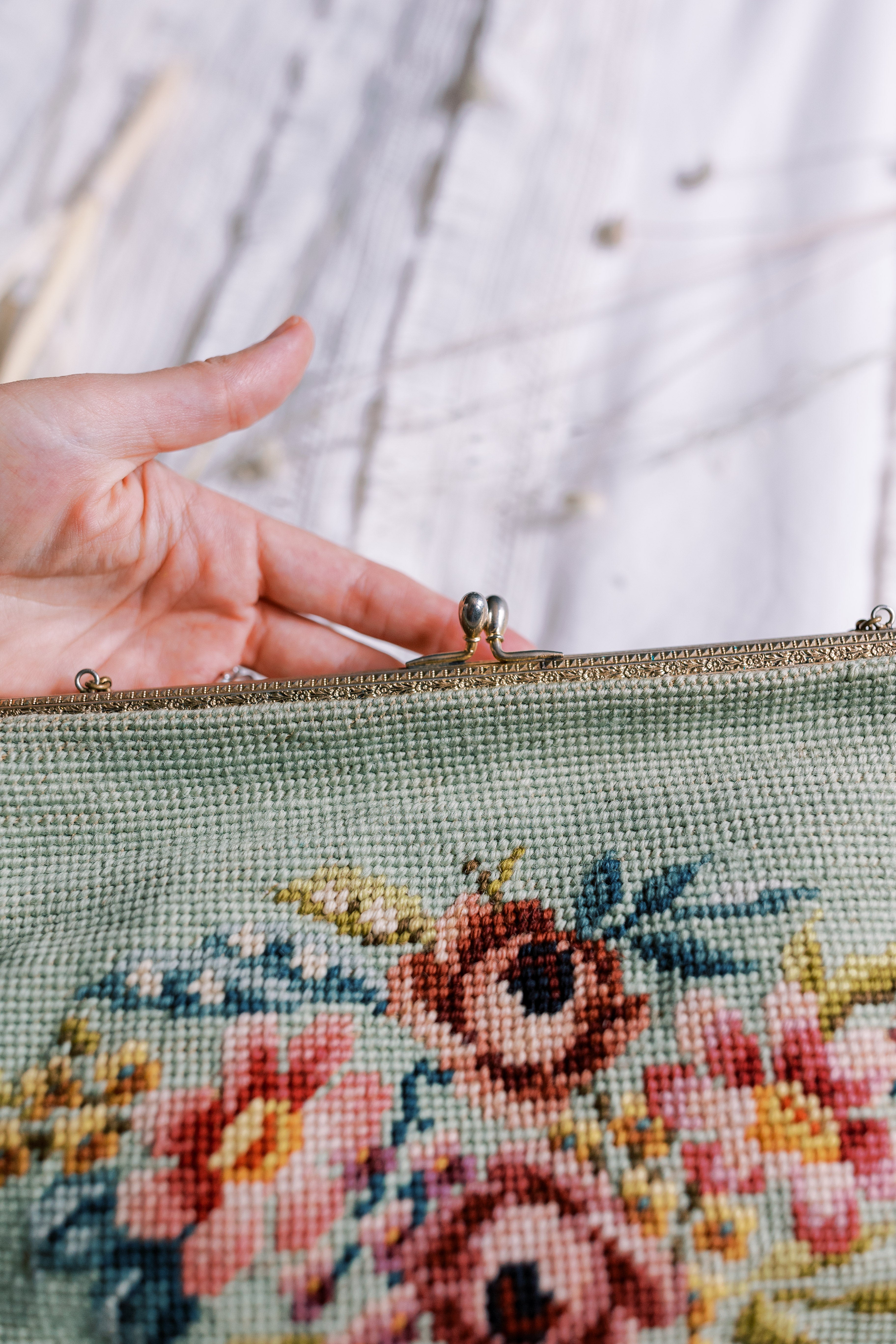 Vintage Needlepoint Floral Handbag – Ever Thrift