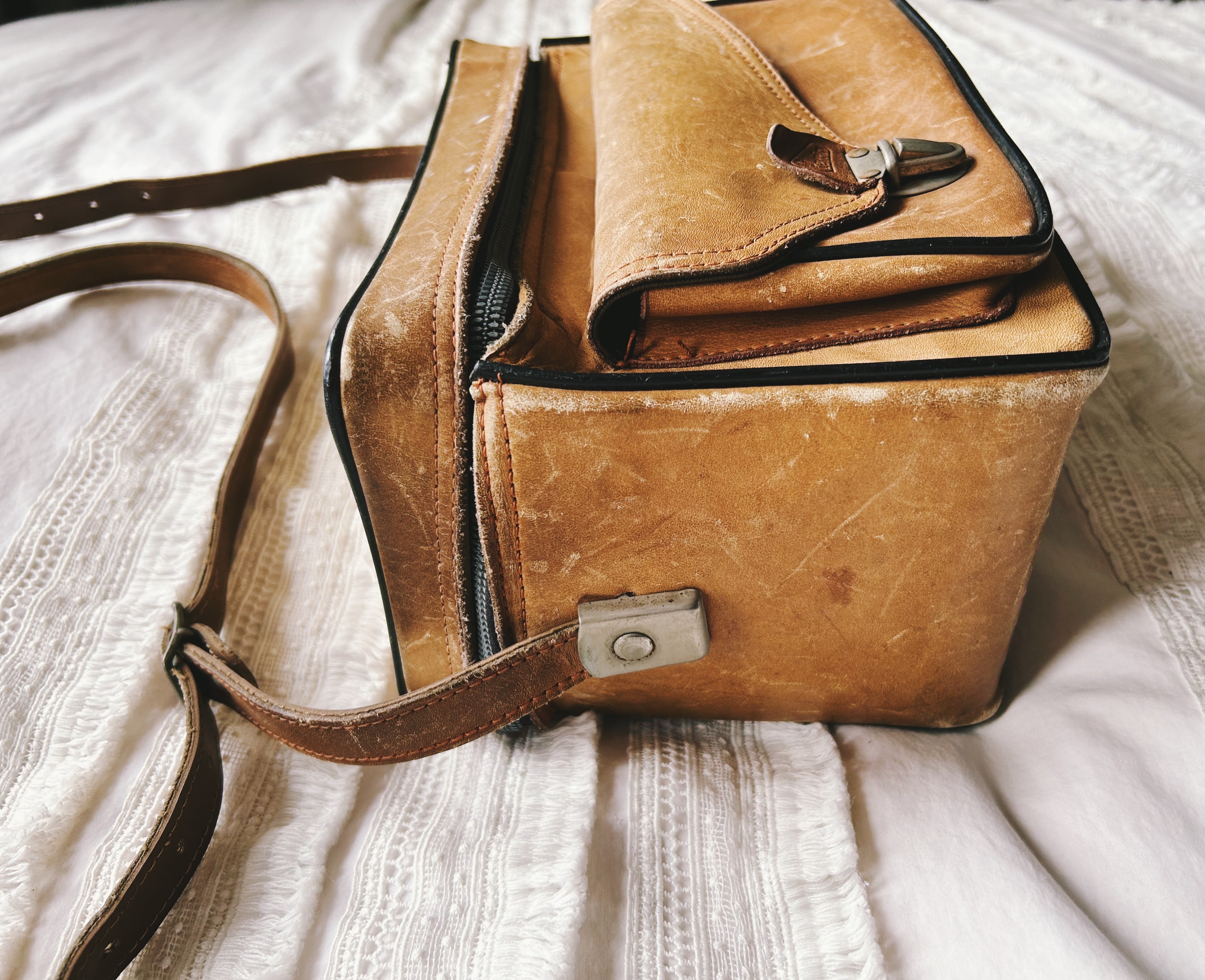 Vintage Leather Perrin Sportsman Camera Bag