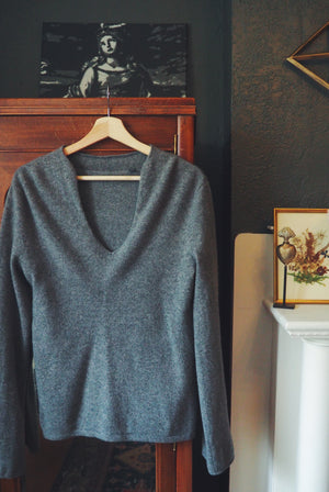 100% Cashmere Stone Gray Sweater