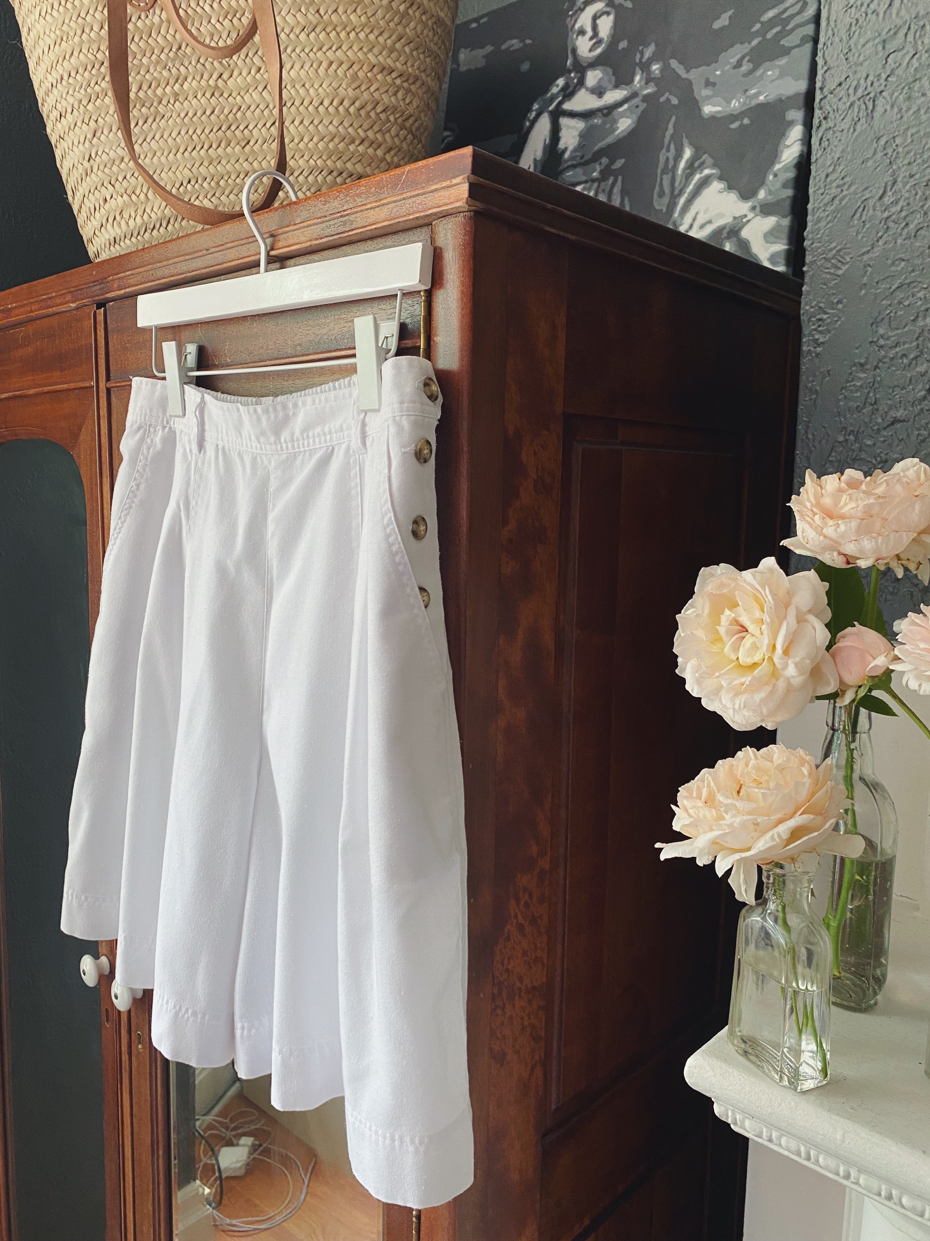 Vintage White High-Waisted Linen Shorts