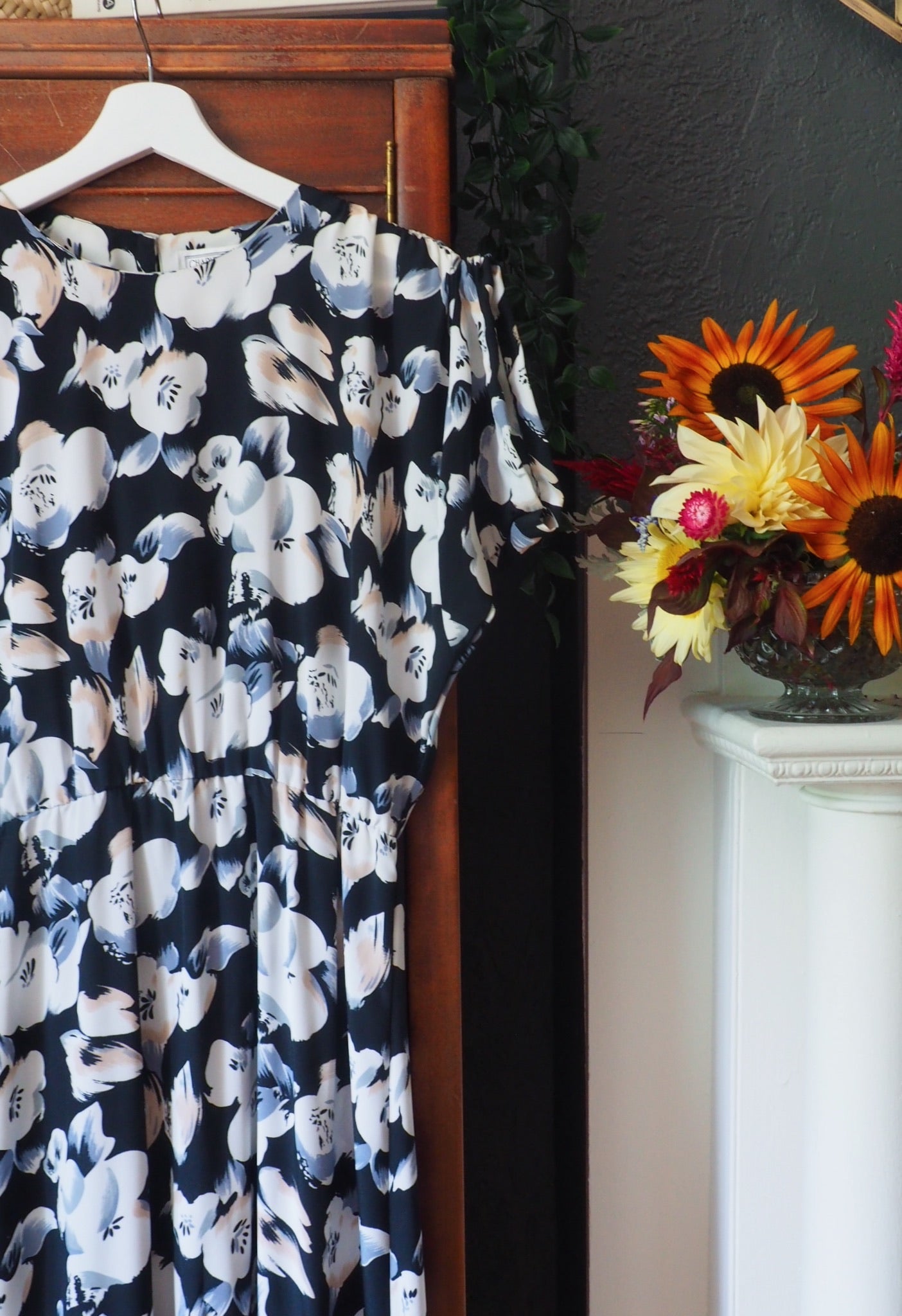 Vintage Black Floral Short-Sleeve Midi Dress
