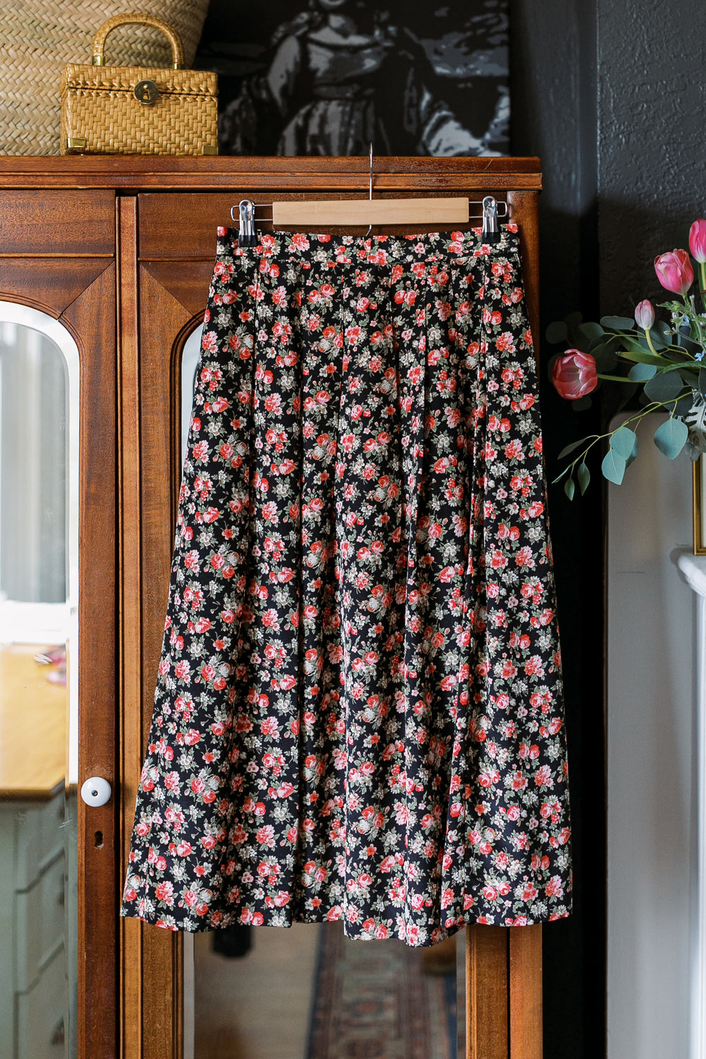 Vintage Black Rose Floral Pleated Midi Skirt